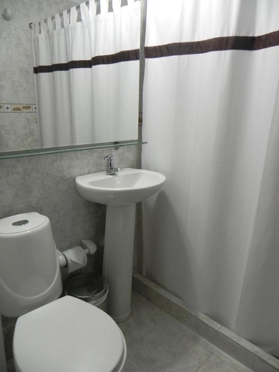 Hostal Tamarindo Inn Медельїн Номер фото
