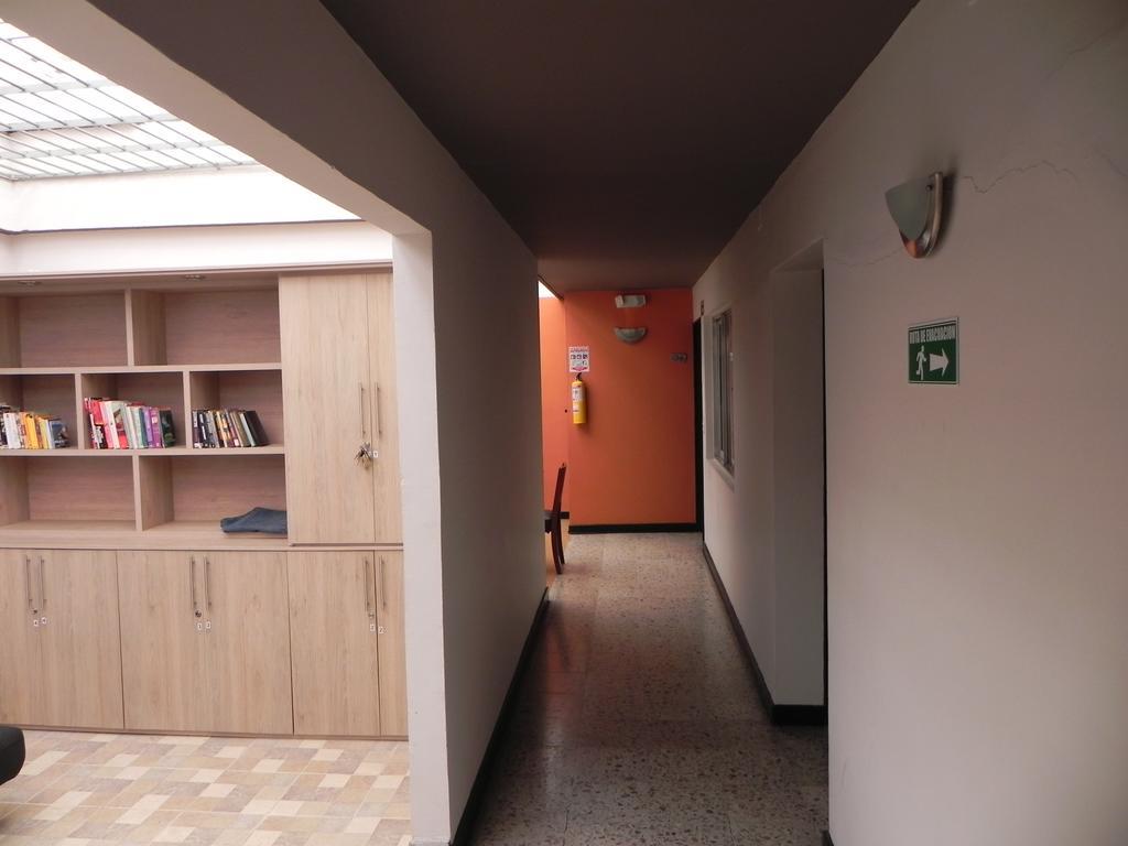 Hostal Tamarindo Inn Медельїн Екстер'єр фото