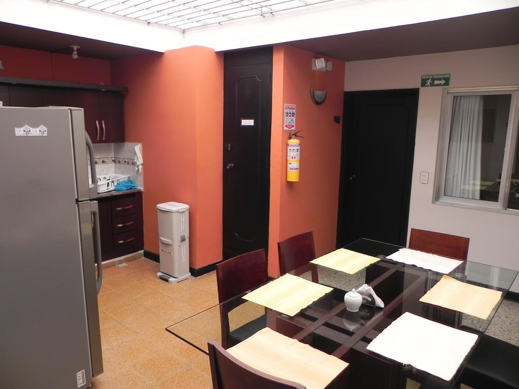 Hostal Tamarindo Inn Медельїн Екстер'єр фото